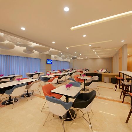 Holiday Inn Express Zhengzhou Zhengdong By Ihg Extérieur photo
