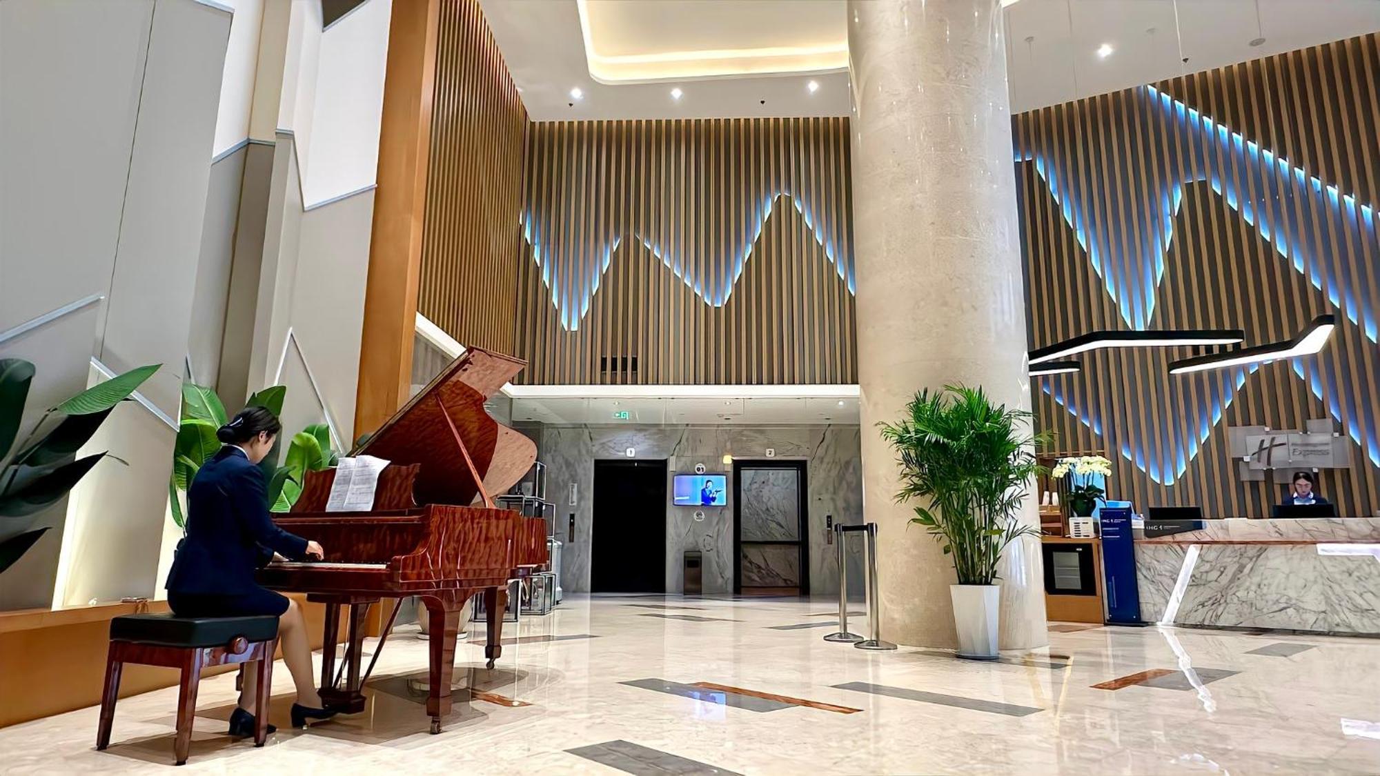 Holiday Inn Express Zhengzhou Zhengdong By Ihg Extérieur photo